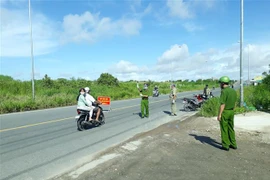 Một chốt xét nghiệm tầm soát COVID-19 ngẫu nhiên trên địa bàn thành phố Bạc Liêu. (Ảnh: Chanh Đa/TTXVN)