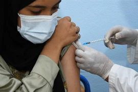 Tiêm vaccine ngừa COVID-19 tại Rabat, Maroc, ngày 2/9. (Ảnh: THX/TTXVN)