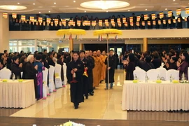 Nghi lễ rước thỉnh Chư tôn đức tại Đại lễ Vu Lan 2015 tại Séc. (Ảnh: Trần Quang Vinh/Vietnam+)