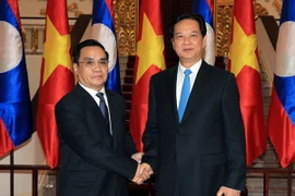 Thủ tướng Chính phủ Nguyễn Tấn Dũng hội đàm với Thủ tướng Lào Thongsing Thammavong. (Ảnh: Đức Tám/TTXVN) 