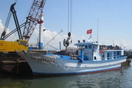 Chiếc tàu cá vỏ composite của ngư dân Khánh Hòa. (Ảnh: Nguyên Lý/TTXVN)