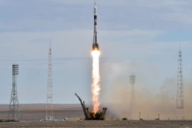 Tên lửa đẩy mang theo tàu vận tải Progress M-29M rời bệ phóng tại sân bay vũ trụ Baikonur. (Ảnh: AFP/TTXVN)