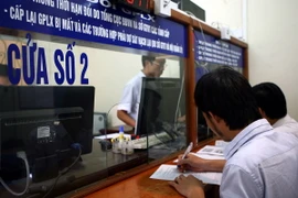 Nhân rộng mô hình đổi giấy phép lái xe qua mạng từ quý Hai năm 2015