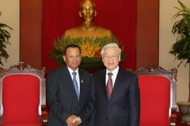 Tổng Bí thư Nguyễn Phú Trọng tiếp Chủ tịch Thượng viện Campuchia Xay Chhum. (Ảnh: TTXVN)
