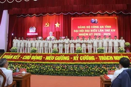 Ban Chấp hành Đảng bộ Công an tỉnh Hậu Giang nhiệm kỳ 2020-2025 ra mắt đại hội. (Ảnh: Duy Khương/TTXVN)
