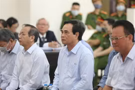 Các bị cáo tại phiên tòa. (Ảnh: Doãn Tấn/TTXVN)