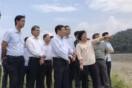 Phó Thủ tướng Phạm Bình Minh thị sát khu vực biên giới thuộc huyện Bát Xát, tỉnh Lào Cai. (Ảnh: Hồng Ninh/TTXVN)