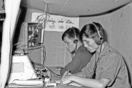 [Mega Story] TTXVN - đơn vị 3 lần được phong tặng danh hiệu Anh hùng