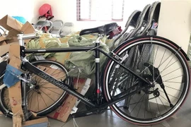 Tang vật thu giữ tại hiện trường. (Ảnh: Thanh Tân/TTXVN)