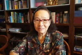 Phó giáo sư-tiến sỹ, thầy thuốc nhân dân, Đại tá Nguyễn Kim Nữ Hiếu tại nhà riêng. (Ảnh: TTXVN)