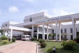 Bệnh viện Mittaphab ở thủ đô Vientiane, nơi 16/19 bệnh nhân COVID-19 của Lào được chữa trị. (Ảnh: Phạm Kiên/TTXVN)