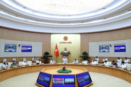 Thủ tướng Nguyễn Xuân Phúc chủ trì họp Thường trực Chính phủ với Ban Chỉ đạo Quốc gia phòng, chống dịch COVID-19. (Ảnh: Thống Nhất/TTXVN)