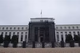 Quang cảnh bên ngoài Cục Dự trữ liên bang Mỹ (Fed) tại Washington DC. (Ảnh: THX/TTXVN)