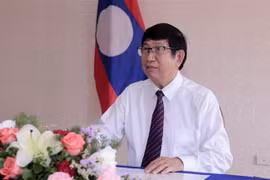 Giáo sư-tiến sỹ Eksavang Vongvichith Chủ nhiệm Ủy ban Đối ngoại Quốc hội Lào trả lời phỏng vấn phóng viên TTXVN. (Ảnh: Thu Phương/TTXVN)