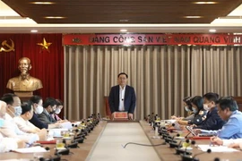 Bí thư Thành ủy Hà Nội Vương Đình Huệ phát biểu chỉ đạo tại buổi làm việc với Ban Dân vận Thành ủy. (Ảnh: Văn Điệp/TTXVN)