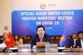 Phó Thủ tướng, Bộ trưởng Bộ Ngoại giao Phạm Bình Minh phát biểu tại Hội nghị trực tuyến đặc biệt cấp Bộ trưởng Ngoại giao ASEAN-Hoa Kỳ về ứng phó dịch bệnh COVID-19. (Ảnh: Lâm Khánh/TTXVN)