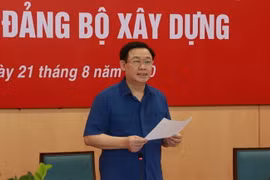 Bí thư Thành ủy Hà Nội Vương Đình Huệ phát biểu. (Ảnh: TTXVN)