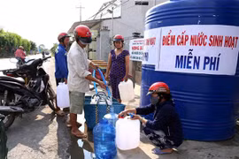 Một điểm cấp nước sinh hoạt miễn phí. (Ảnh minh họa. Nguồn: TTXVN)