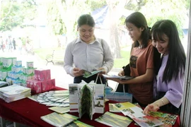 Giới trẻ Thành phố Hồ Chí Minh yêu thích tour du lịch của các tỉnh, thành thuộc khu vực phía Bắc. (Ảnh: Mỹ Phương/TTXVN)