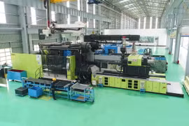 Máy ép phun 2.300 tấn. (Nguồn: THACO)