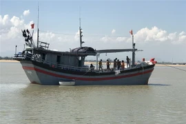 Tàu cá Phú Yên chủ động vào bờ tránh trú bão. (Ảnh: Phạm Cường/TTXVN)