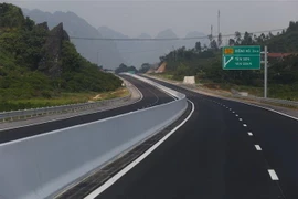 Tuyến đường cao tốc Bắc Giang-Lạng Sơn, đoạn tuyến Bắc Giang-Chi Lăng. (Nguồn: TTXVN)