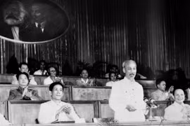 Chủ tịch Hồ Chí Minh phát biểu tại Đại hội III của Đảng. (Ảnh: TTXVN)