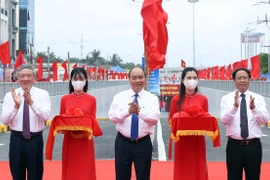 Thủ tướng dự lễ thông xe kỹ thuật nút giao Nam Cầu Bính.