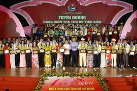 Tuyên dương 90 đảng viên trẻ tiêu biểu xuất sắc của Thủ đô học tập và làm theo lời Bác năm 2020. (Ảnh: Văn Điệp/TTXVN)