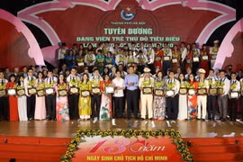 Tuyên dương 90 đảng viên trẻ tiêu biểu xuất sắc của Thủ đô học tập và làm theo lời Bác năm 2020. (Ảnh: Văn Điệp/TTXVN)