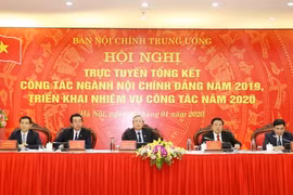 Thường trực ban Bí thư Trần Quốc Vượng và các cán bộ chủ trì hội nghị. (Ảnh: Phương Hoa/TTXVN)