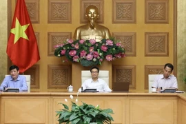 Phó Thủ tướng Vũ Đức Đam chủ trì cuộc họp. (Ảnh: Văn Điệp/TTXVN)