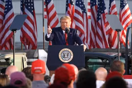 Tổng thống Mỹ Donald Trump phát biểu trong chiến dịch vận động tranh cử tại Dayton, Ohio, ngày 21/9/2020. (Ảnh: AFP/TTXVN)