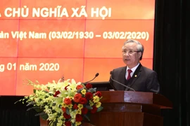 Thường trực Ban Bí thư Trần Quốc Vượng phát biểu tại hội thảo. (Ảnh: Văn Điệp/TTXVN)
