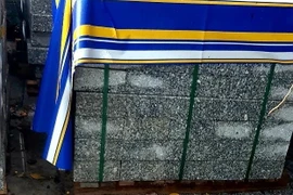 Ma túy được giấu trong những khối đá granite. (Ảnh: TTXVN)