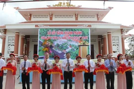 Lễ cắt băng khánh thành. (Ảnh: Huỳnh Phúc Hậu/TTXVN)