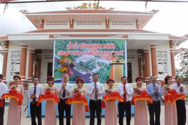 Lễ cắt băng khánh thành. (Ảnh: Huỳnh Phúc Hậu/TTXVN)