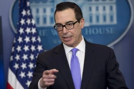 Bộ trưởng Tài chính Mỹ Steven Mnuchin phát biểu tại cuộc họp báo ở Washington, DC. (Nguồn: AFP/TTXVN)