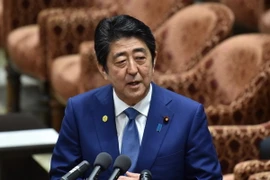 Thủ tướng Nhật Bản Shinzo Abe phát biểu tại cuộc họp ở Tokyo. (Nguồn: AFP/TTXVN)