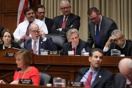 Các thành viên của Ủy ban Thương mại và Năng lượng Hạ viện Mỹ tham dự phiên điều trần về việc thay thế chương trình Obamacare bằng dự thảo AHCA. (Nguồn: AFP/TTXVN)