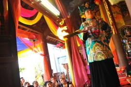 Điệu múa của Thanh Đồng. (Ảnh: Minh Đức/TTXVN)