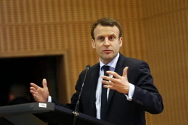Ứng cử viên Tổng thống Pháp Emmanuel Macron trong một cuộc vận động tranh cử ở Lille. (Nguồn: EPA/TTXVN)