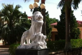 Nhiều lúng túng trong di dời hiện vật lạ ra khỏi di tích ở Hà Nội