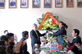 Chúc mừng Tổng Giám mục Tổng giáo phận Huế dịp Giáng sinh 