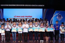 Trao giải thưởng Hội thi Tin học trẻ toàn quốc năm 2014