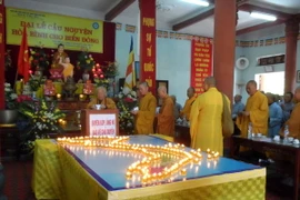 Tăng ni, phật tử cầu nguyện hòa bình cho Biển Đông