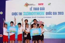 Có 62 đội tham gia cuộc thi Robothon toàn quốc năm 2014