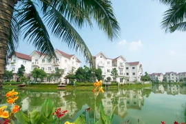 Mua biệt thự Vinhomes Riverside, nhận siêu xe Mercedes-Benz