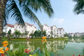 Mua biệt thự Vinhomes Riverside, nhận siêu xe Mercedes-Benz