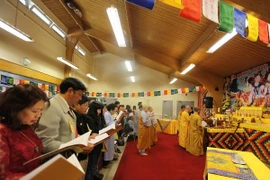 Cộng đồng người Việt Nam tại Anh mừng lễ Phật Đản